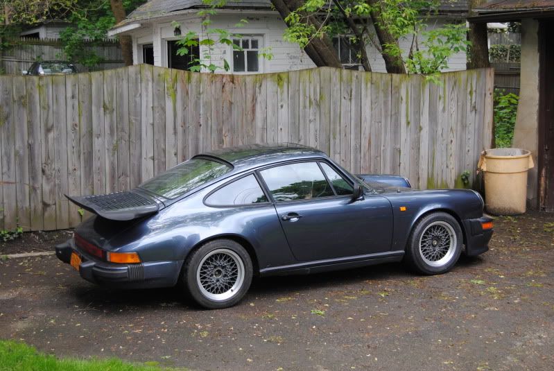 http://i9.photobucket.com/albums/a100/cretinx/1981%20Porsche%20911/DSC_0008.jpg