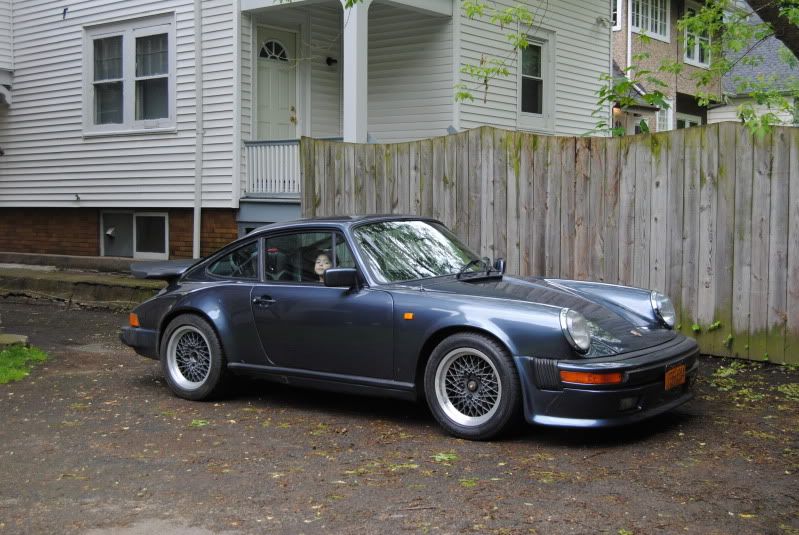 http://i9.photobucket.com/albums/a100/cretinx/1981%20Porsche%20911/DSC_0010.jpg