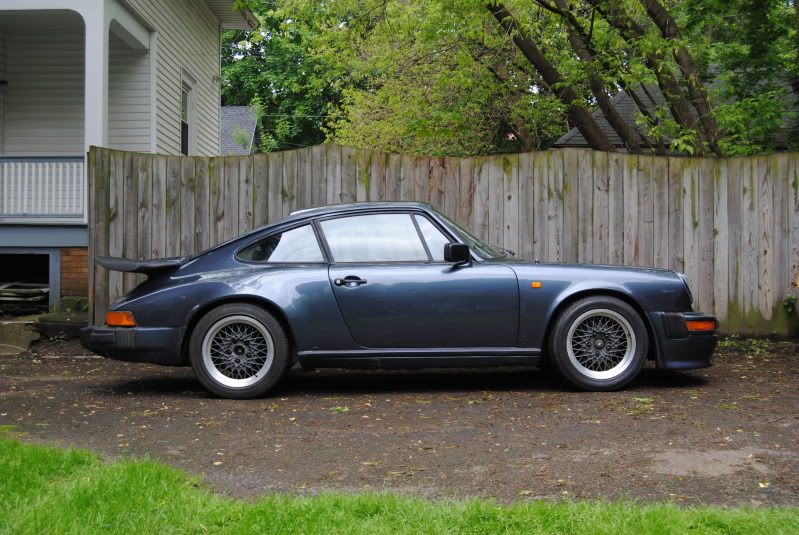 http://i9.photobucket.com/albums/a100/cretinx/1981%20Porsche%20911/DSC_0011.jpg