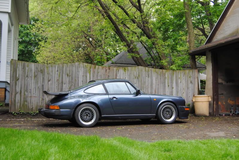 http://i9.photobucket.com/albums/a100/cretinx/1981%20Porsche%20911/DSC_0012.jpg