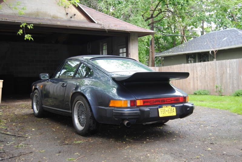 http://i9.photobucket.com/albums/a100/cretinx/1981%20Porsche%20911/DSC_0019.jpg