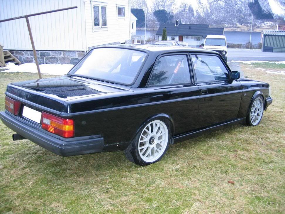 volvo242twinturbo12_1.jpg