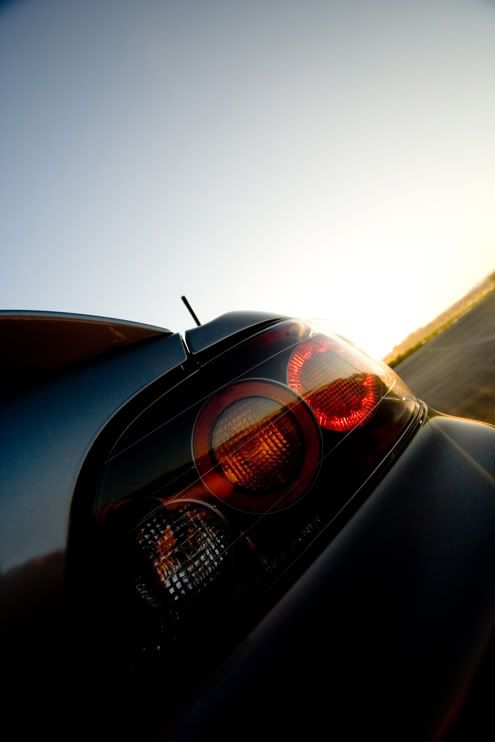 IMAGE: http://i9.photobucket.com/albums/a57/HunterEz/20060809RevJunkyPhotoshoot/IMG_0096.jpg