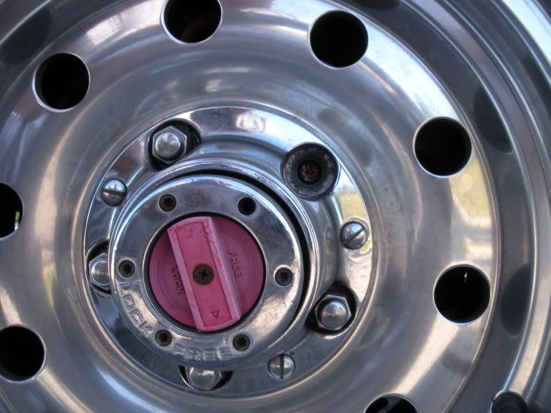 Lugnut and bolt snapped off.. VW Vortex Volkswagen Forum