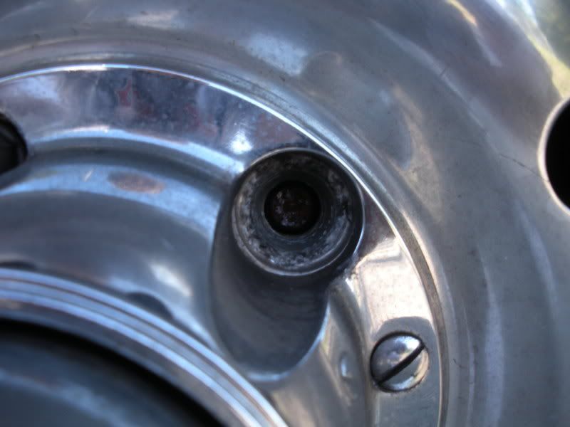 Lugnut and bolt snapped off.. VW Vortex Volkswagen Forum