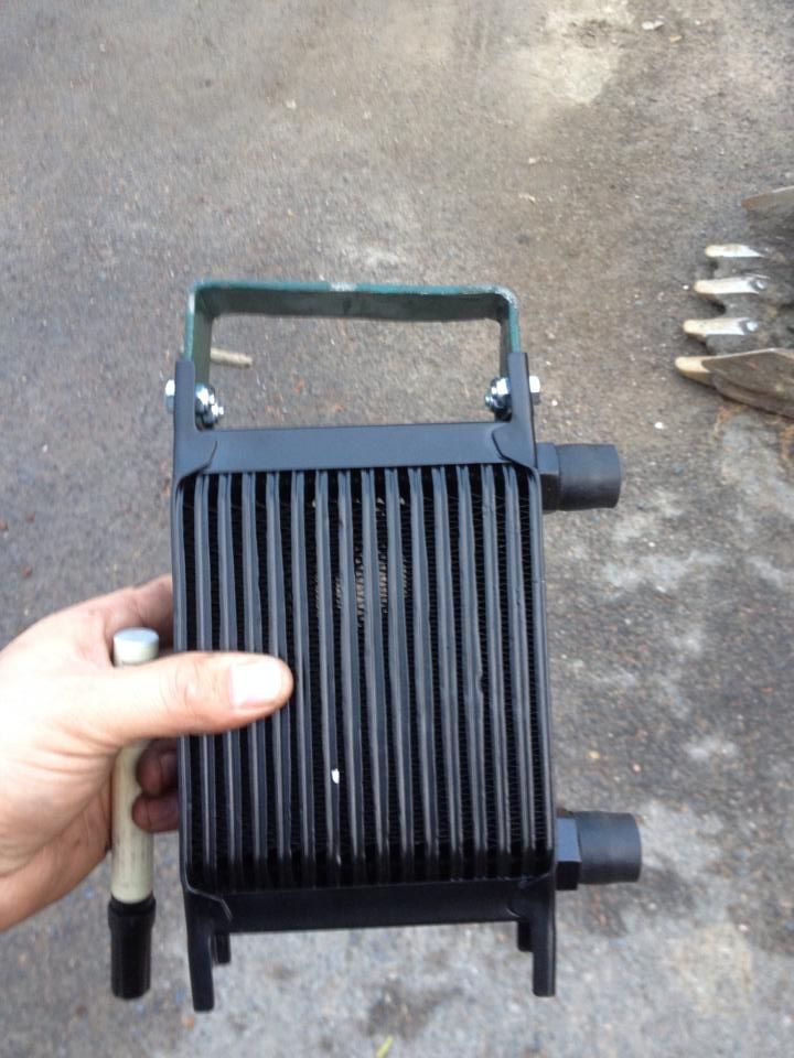 http://i9.photobucket.com/albums/a61/darthrhode/S3/mano%20p%20huile%20aerateur/preacutesentationradiateur2.jpg preacutesentationradiateur2