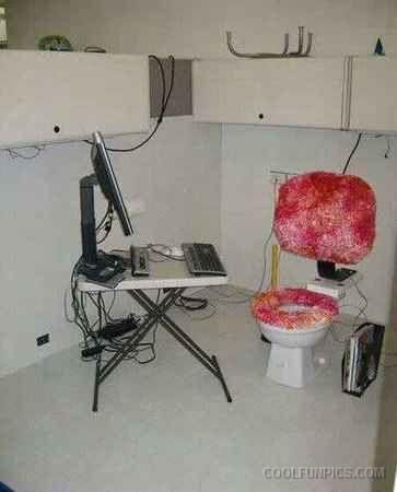 Strange_Computer_Chair.jpg