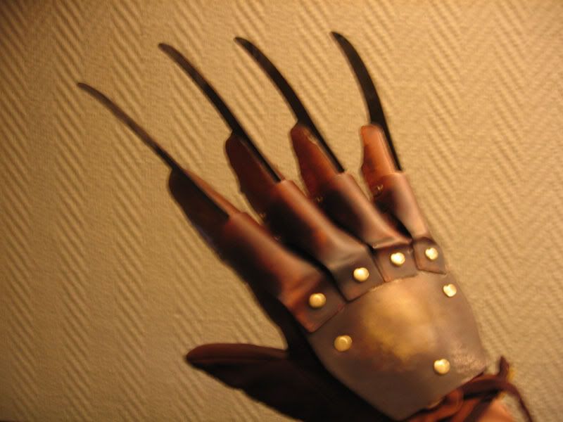 glove2.jpg