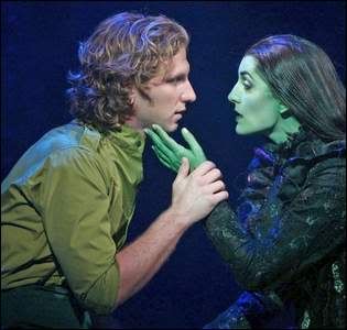 re: Pictures of Julia Murney as Elphaba?