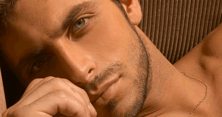 photo handsome-hunk-hot-guy-eyes1_134804938.gif