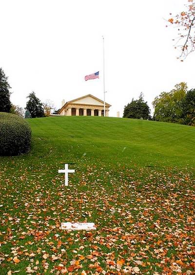 ted kennedy grave. Ted Kennedy#39;s Final Resting