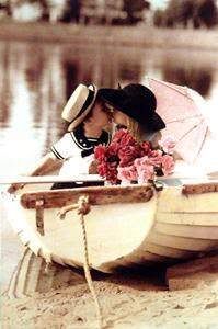 kiss boat