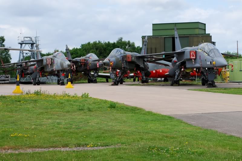 http://i9.photobucket.com/albums/a82/pagen/Cosford%20Air%20Show/cov018S.jpg