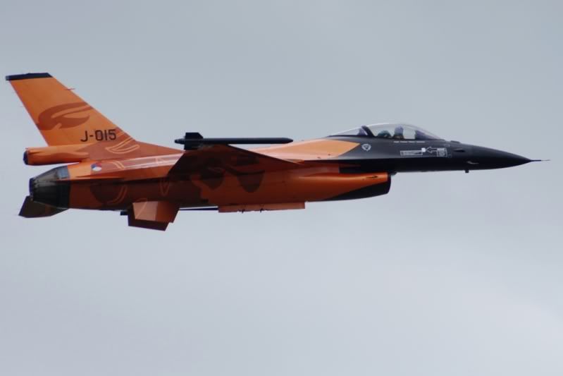 http://i9.photobucket.com/albums/a82/pagen/Cosford%20Air%20Show/sF-16J-015.jpg