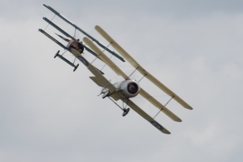 http://i9.photobucket.com/albums/a82/pagen/Cosford%20Air%20Show/sFokSopTrip.jpg