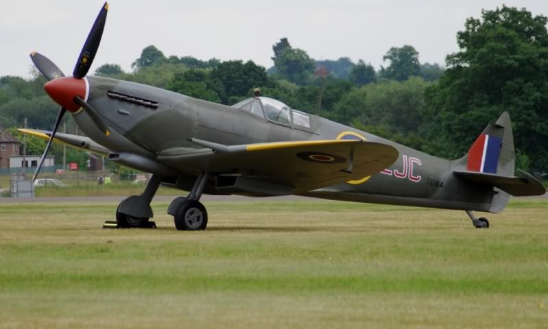 http://i9.photobucket.com/albums/a82/pagen/Cosford%20Air%20Show/sSpitTE184.jpg