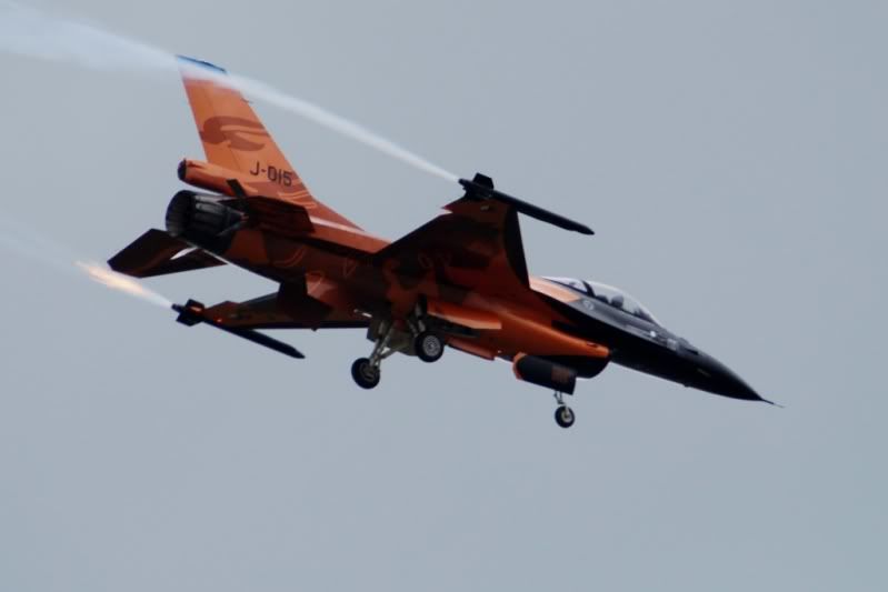 http://i9.photobucket.com/albums/a82/pagen/Cosford%20Air%20Show/sf-16g.jpg