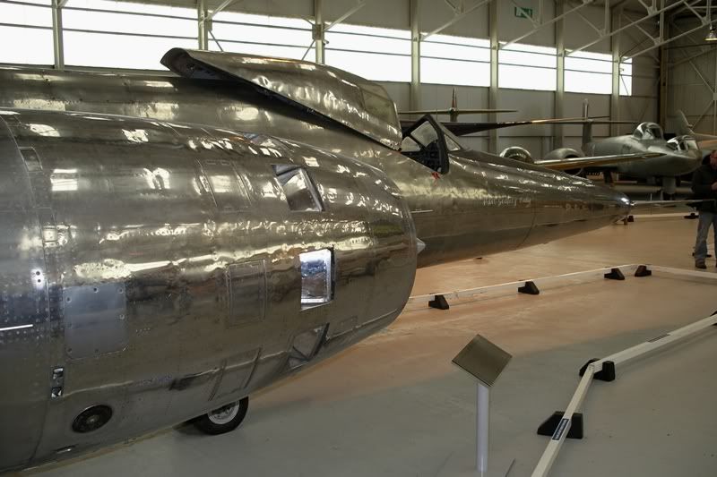 http://i9.photobucket.com/albums/a82/pagen/Cosford/188a.jpg