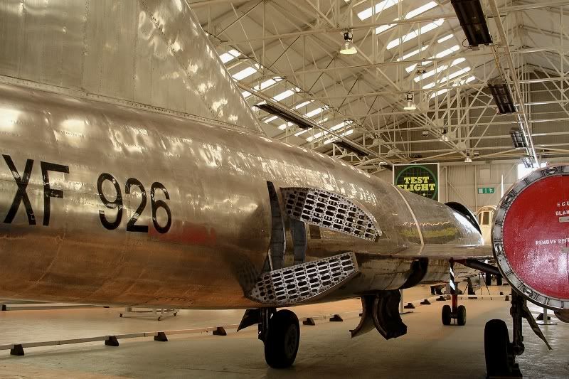 http://i9.photobucket.com/albums/a82/pagen/Cosford/188b.jpg
