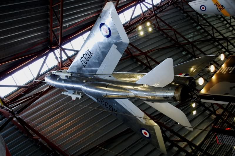 http://i9.photobucket.com/albums/a82/pagen/Cosford/light.jpg
