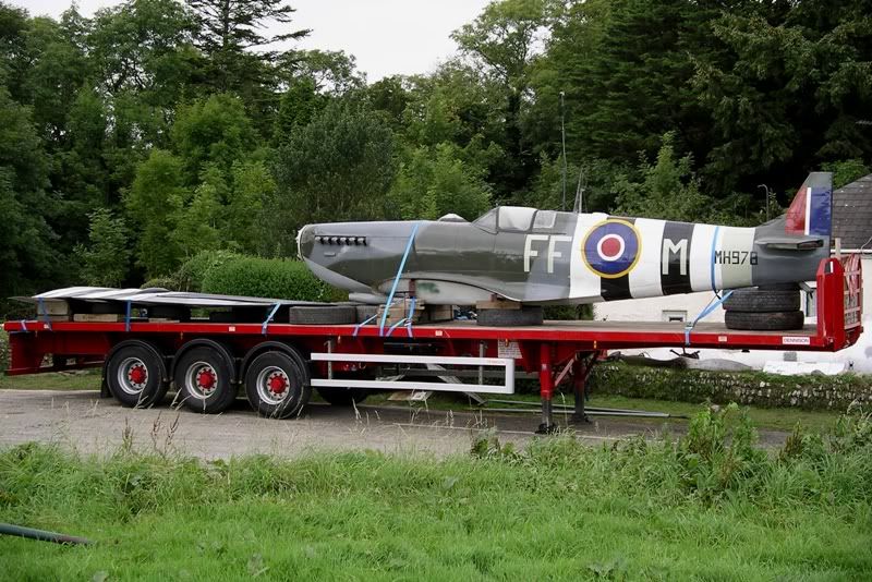 http://i9.photobucket.com/albums/a82/pagen/St%20Mawgan%20Airfield/spitonatrailer.jpg
