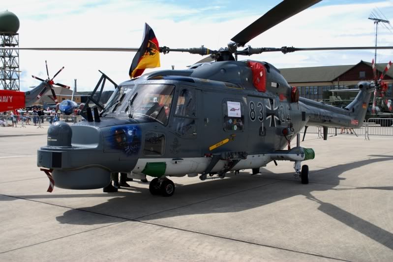http://i9.photobucket.com/albums/a82/pagen/Yeovilton%2010/LynxMarineflieger.jpg