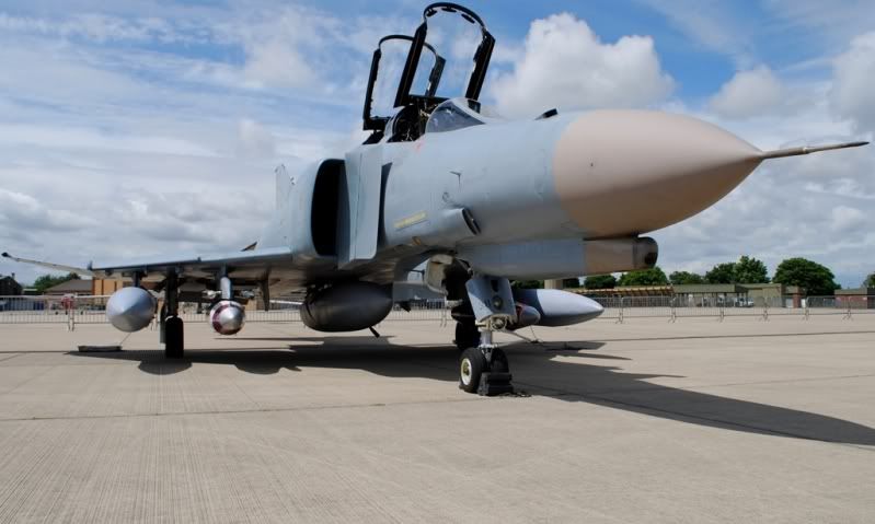 http://i9.photobucket.com/albums/a82/pagen/Yeovilton%2010/Phantom-1.jpg