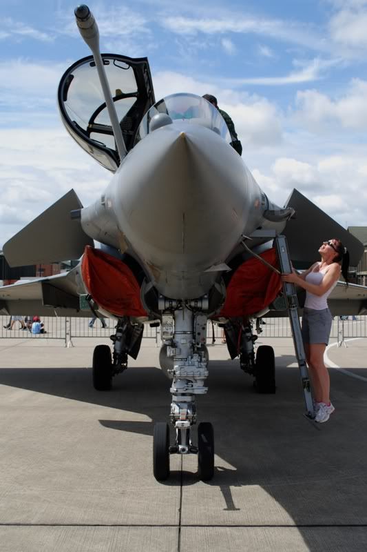 http://i9.photobucket.com/albums/a82/pagen/Yeovilton%2010/Rafale.jpg