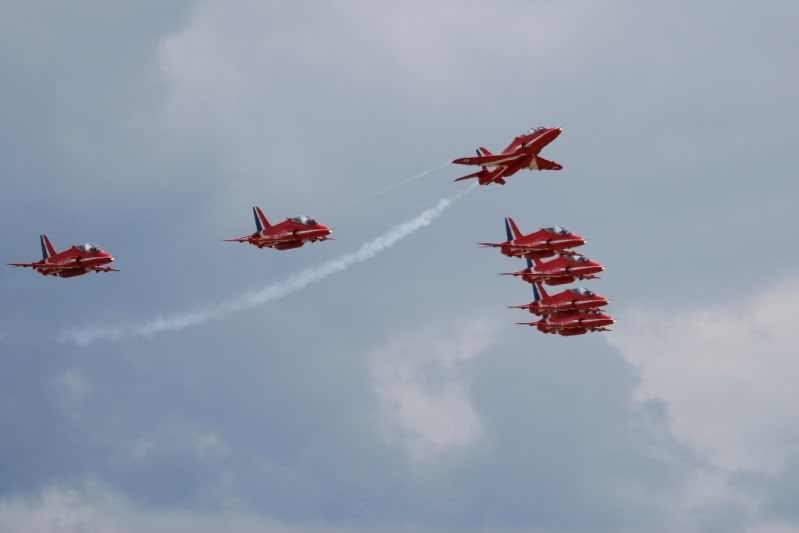 http://i9.photobucket.com/albums/a82/pagen/Yeovilton%2010/Reds.jpg