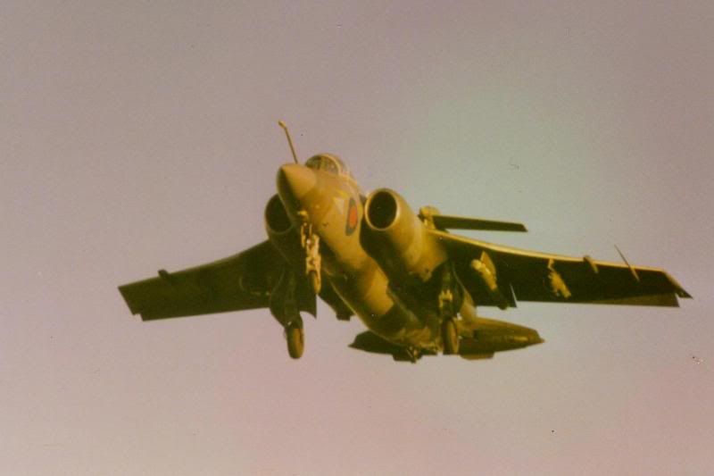 http://i9.photobucket.com/albums/a82/pagen/st%20mawgan%20aircraft/001d.jpg
