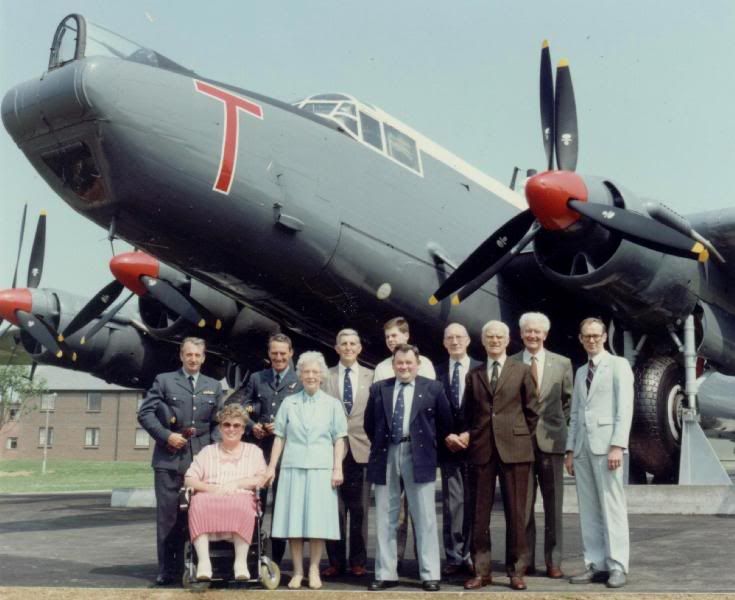 http://i9.photobucket.com/albums/a82/pagen/st%20mawgan%20aircraft/WL795Shackofficialunvieling-2.jpg