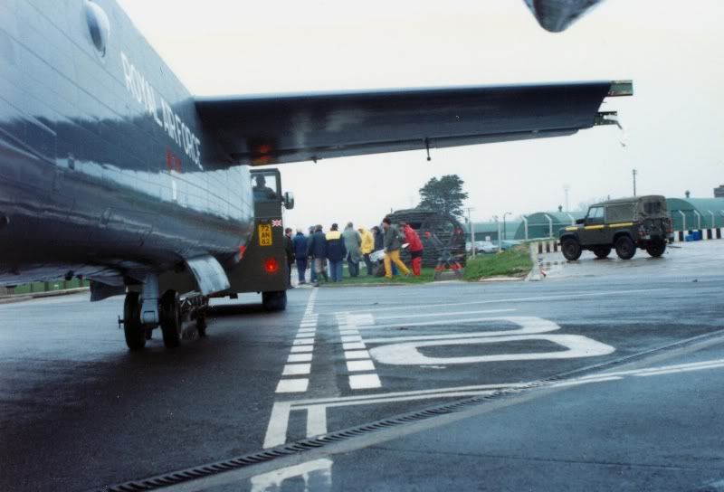 http://i9.photobucket.com/albums/a82/pagen/st%20mawgan%20aircraft/WL795move2.jpg