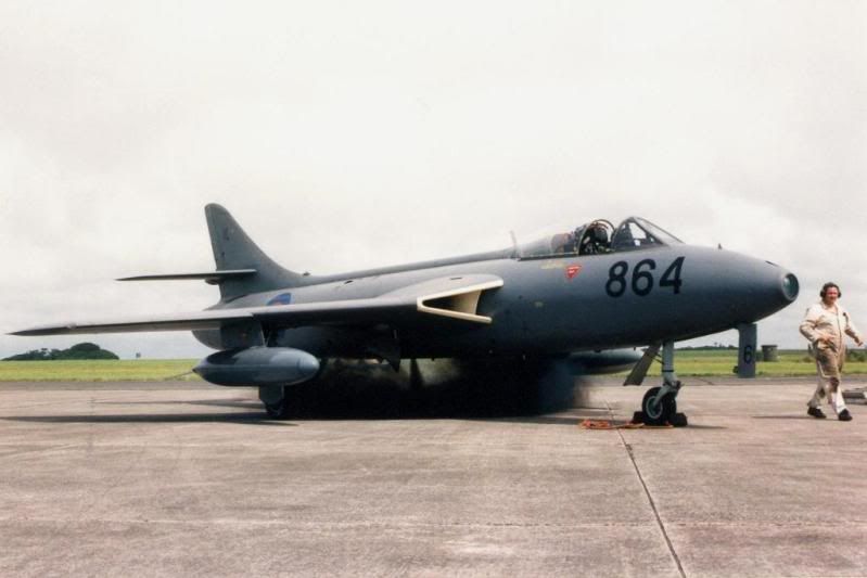 http://i9.photobucket.com/albums/a82/pagen/st%20mawgan%20aircraft/sHUNTER2.jpg