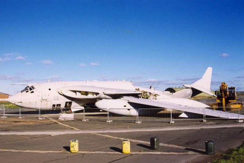 http://i9.photobucket.com/albums/a82/pagen/st%20mawgan%20aircraft/victor901s.jpg