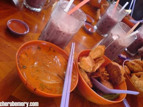 Fried Yong Tofu with Curry Noodles