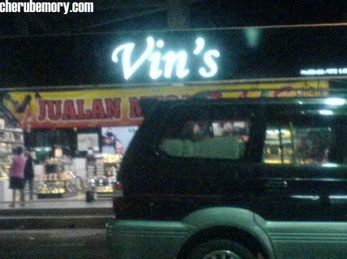 Shop named Vin's