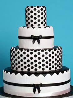 Polka dot wedding cake, sash