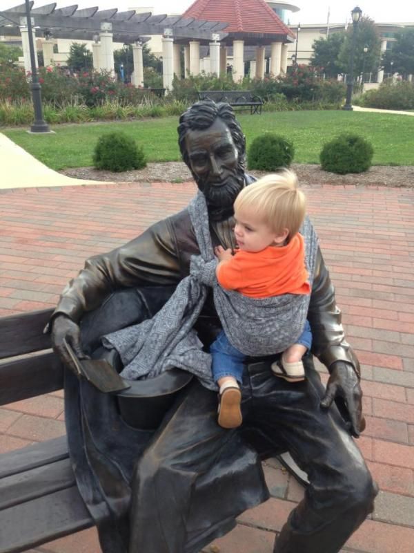 Babywearing Statue - Lincoln wear a rebozo