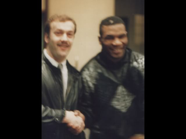 Picture of yourself with a famous boxer/boxing personality - Page 3