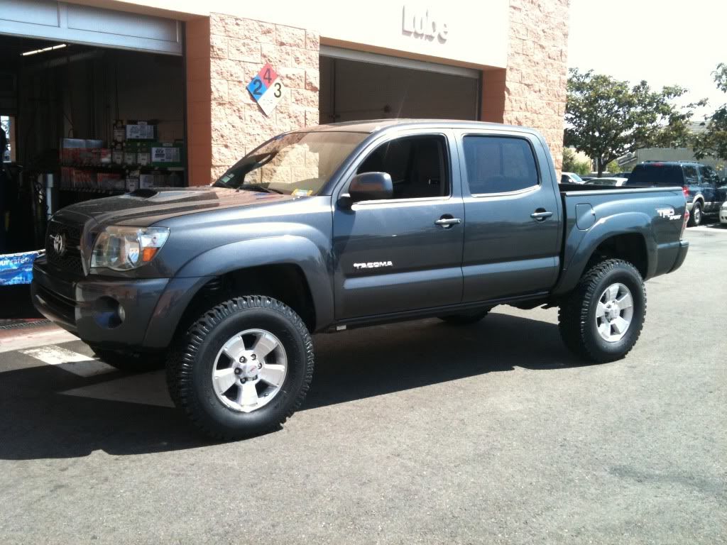 Stock toyota tacoma rims and tires