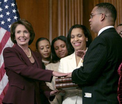 https://i9.photobucket.com/albums/a81/kos102/2007/01%20Jan/ellison/ellison2.jpg